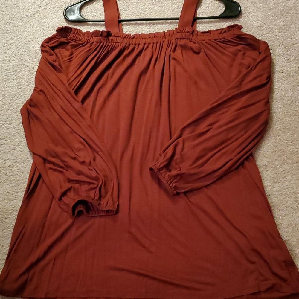 Cold shoulder top